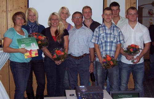 Bobteams Martini, Zenker und Friedrich mit Abteilungsleiter Roland Stephan Bobteams Martini, Zenker und Friedrich mit Abteilungsleiter Roland Stephan